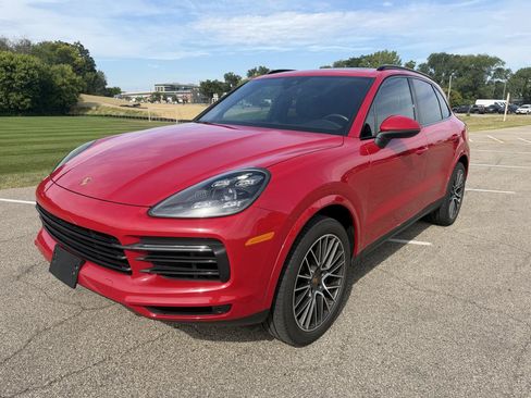Used 2021 Porsche Cayenne AWD/4WD image 25