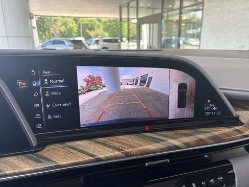 Certified 2021 Cadillac Escalade Premium Luxury Platinum AWD/4WD image 15