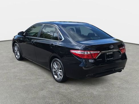 Used 2017 Toyota Camry SE image 7