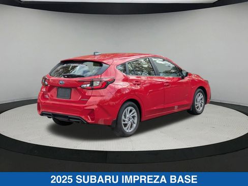 Certified 2025 Subaru Impreza 2.0i image 4