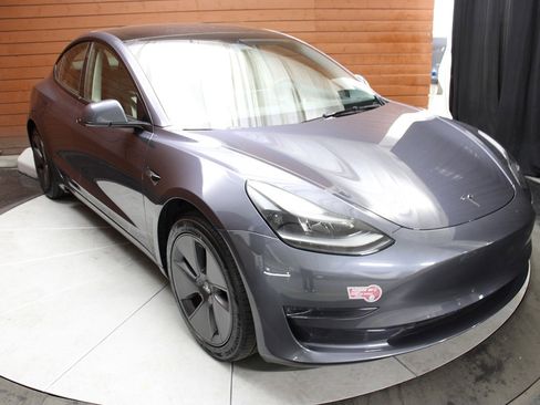 Used 2023 Tesla Model 3 Standard Range image 11