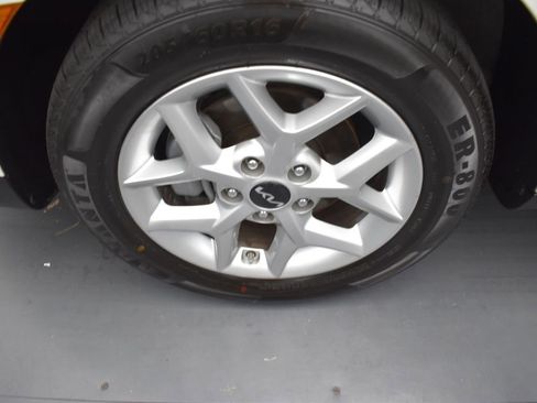 Used 2023 Kia Soul LX w/ LX Technology Package image 26