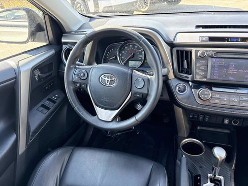 Used 2013 Toyota RAV4 Limited image 27