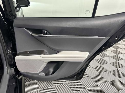 Used 2024 Toyota Camry SE image 16