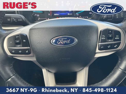 Certified 2022 Ford Explorer XLT w/ Equipment Group 202A image 17