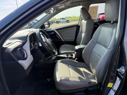 Used 2016 Toyota RAV4 XLE image 5