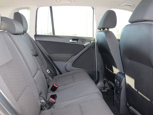 Used 2013 Volkswagen Tiguan S image 29