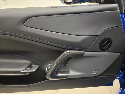 Used 2018 Ferrari GTC4Lusso image 35