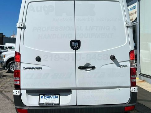 Used 2008 Dodge Sprinter 2500 RWD image 4