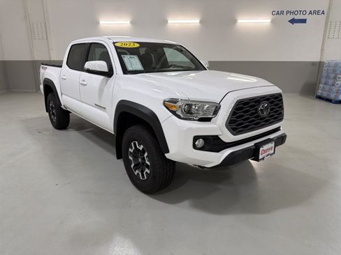 Used 2023 Toyota Tacoma TRD Off-Road w/ Technology Package AWD/4WD image 4