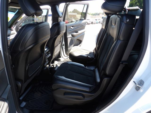 Used 2023 Jeep Grand Cherokee L Laredo AWD/4WD image 29