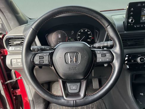 Used 2023 Honda Pilot TrailSport image 11