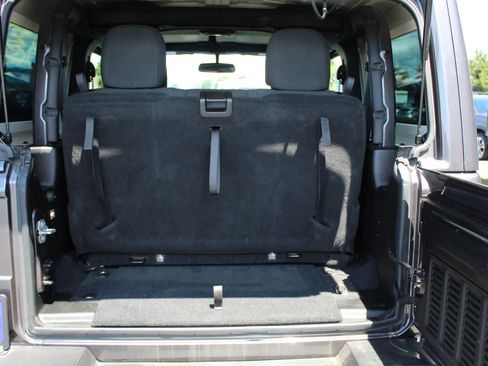 Used 2018 Jeep Wrangler Sport AWD/4WD image 16