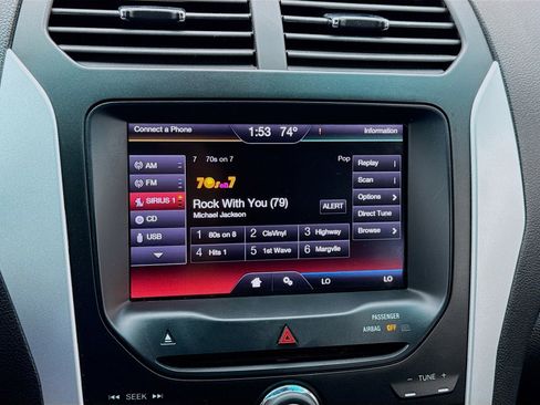 Used 2013 Ford Explorer XLT FWD image 11