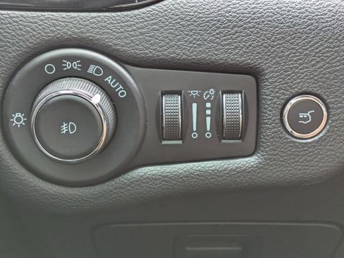 Certified 2023 Jeep Cherokee Altitude Lux AWD/4WD image 18