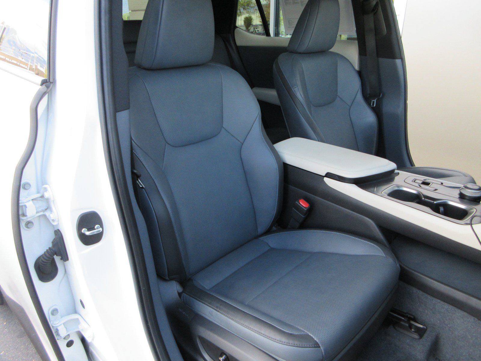 Used 2023 Lexus RZ 450e Premium w/ Technology Package AWD/4WD image 24