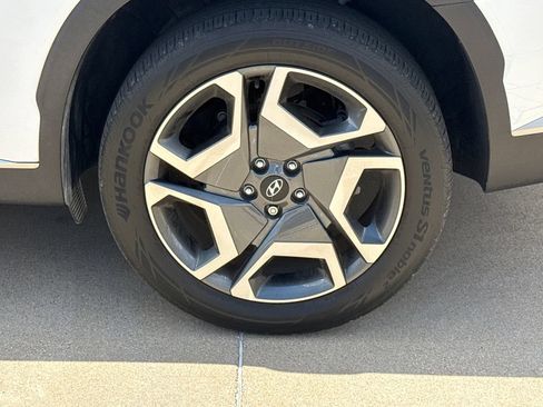 Used 2024 Hyundai Palisade SEL w/ Premium Package FWD image 9