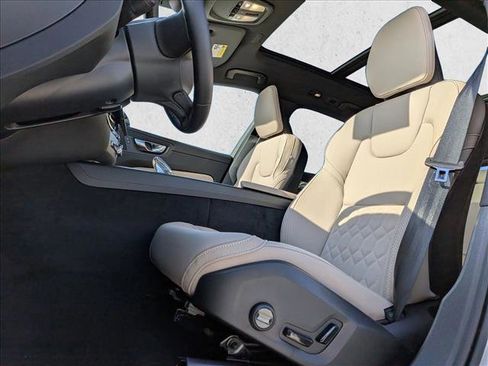 New 2026 Volvo XC60 B5 Core AWD/4WD image 3