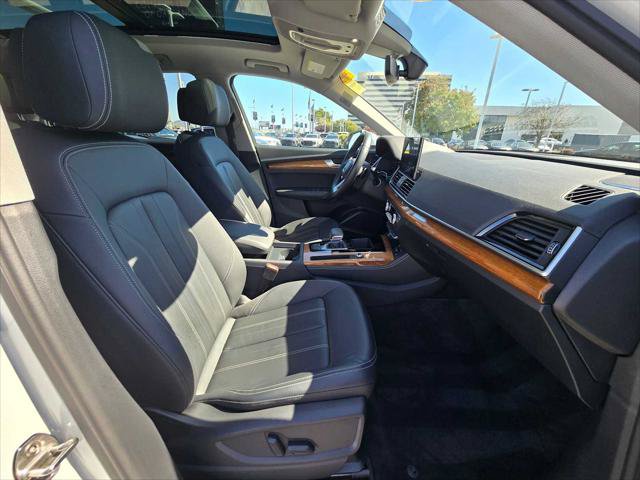 Used 2023 Audi Q5 2.0T Premium Plus w/ Premium Plus Package AWD/4WD image 11