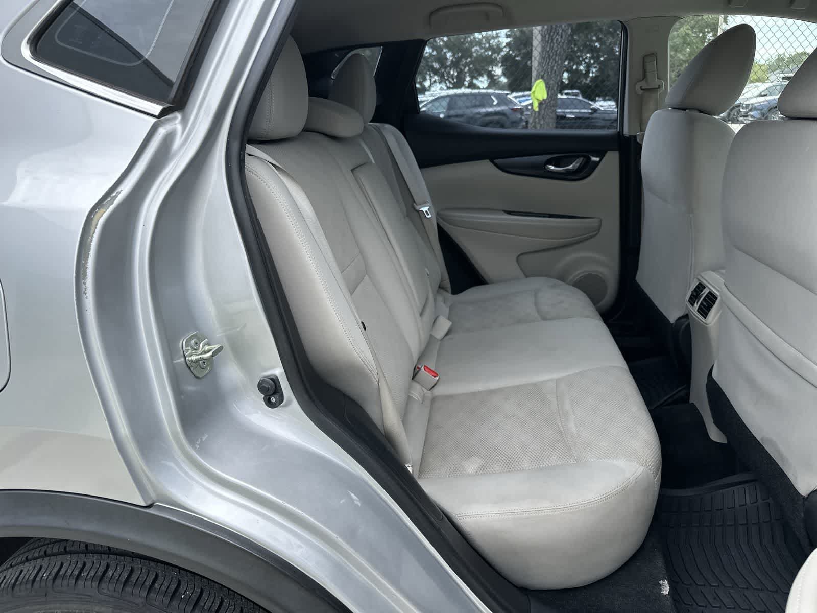 Used 2018 Nissan Rogue Sport SV FWD image 18