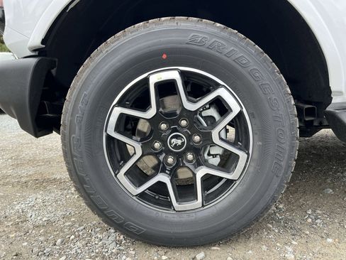 New 2025 Ford Bronco Outer Banks image 12