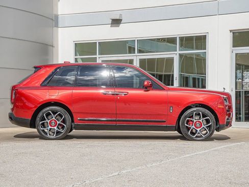 Certified 2024 Rolls-Royce Cullinan Black Badge w/ Dark Exterior Package AWD/4WD image 8