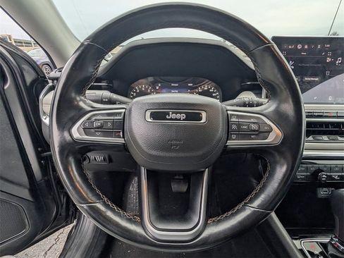 Used 2022 Jeep Compass Limited image 10