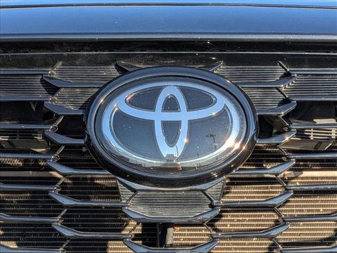 Used 2024 Toyota Highlander XSE image 23