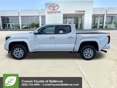 New 2026 Toyota Tacoma SR5 AWD/4WD image 3