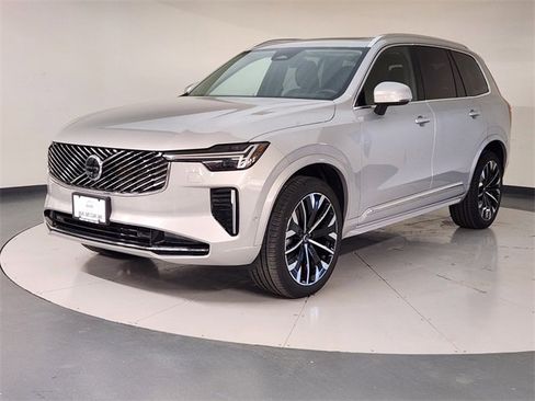 Used 2025 Volvo XC90 B6 Plus image 1