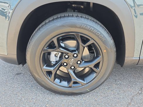 New 2026 Chevrolet Trax LT w/ Driver Confidence Package FWD image 9