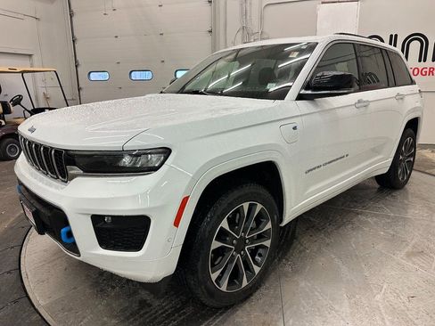 Used 2022 Jeep Grand Cherokee Overland image 12