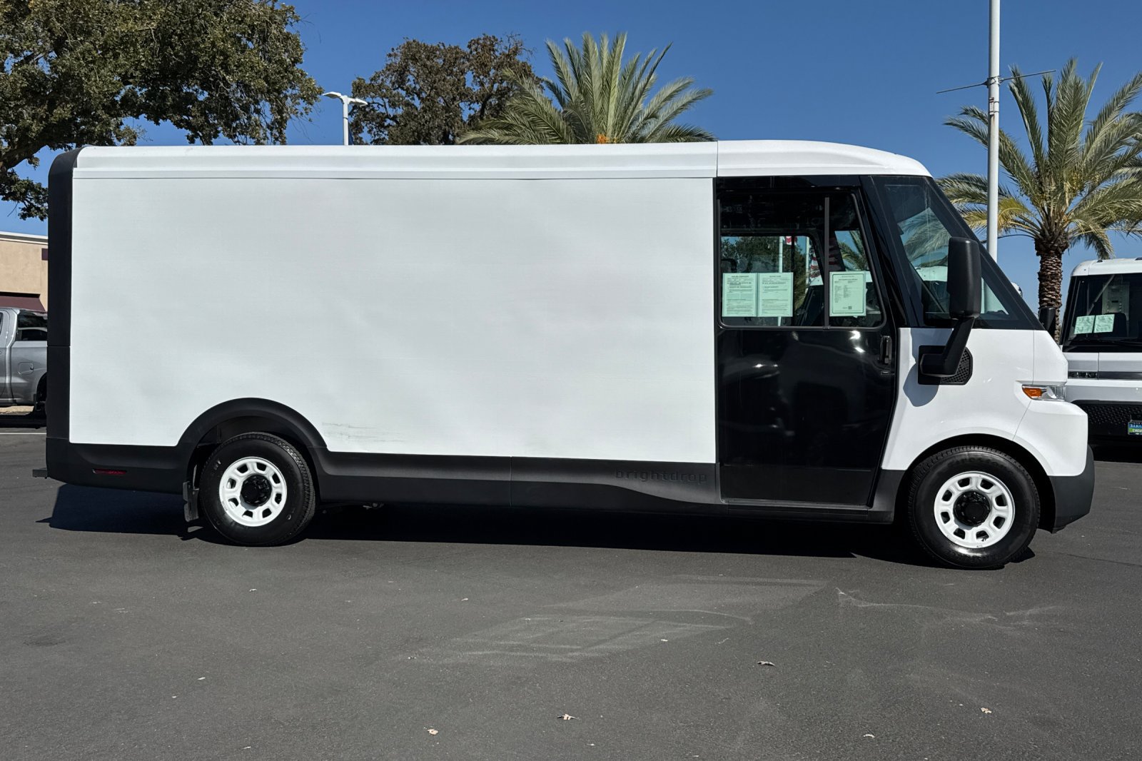 Used 2023 Chevrolet Brightdrop 600 w/ Active Safety Package 2 AWD/4WD image 2