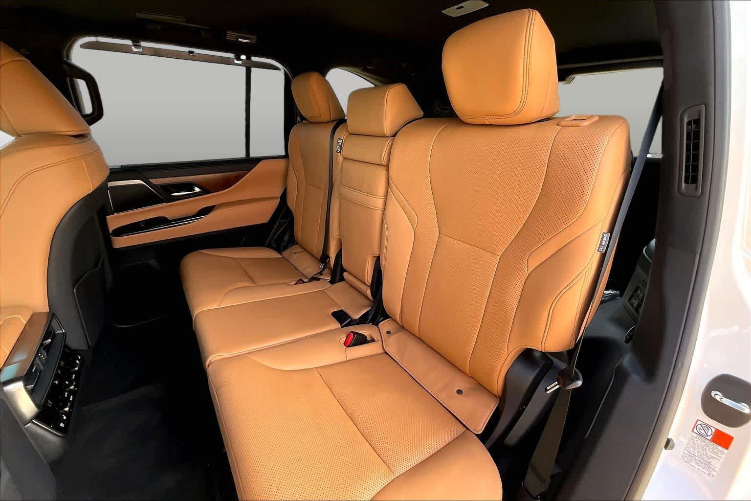 Used 2025 Lexus LX 600 4WD w/ Accessory Package (2T) image 21