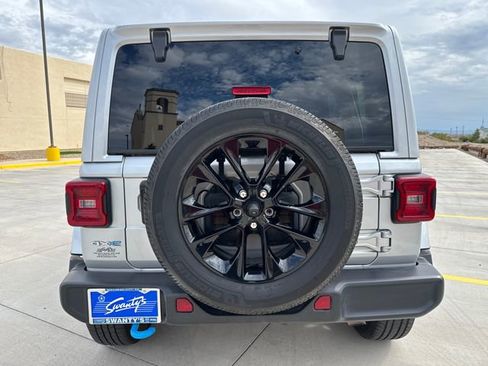 Used 2024 Jeep Wrangler Unlimited Sahara image 4