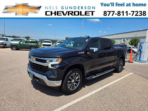 Certified 2024 Chevrolet Silverado 1500 LT AWD/4WD image 3