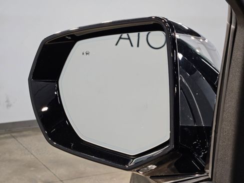 Used 2024 Chevrolet Tahoe Premier image 22