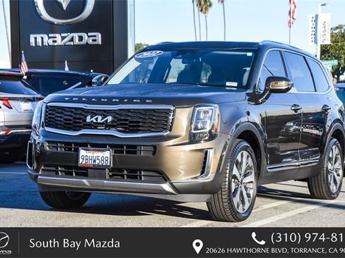 Used 2022 Kia Telluride EX w/ EX Premium Package image 3