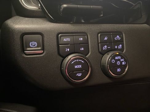 Used 2024 Chevrolet Silverado 2500 High Country w/ Technology Package AWD/4WD image 29