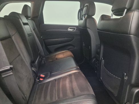 Used 2020 Jeep Grand Cherokee Laredo w/ Laredo X Package RWD image 19