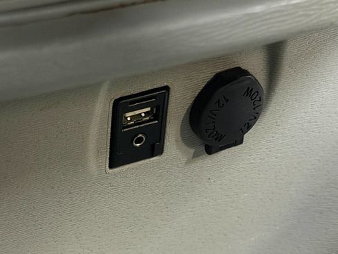 Used 2013 Toyota Sienna XLE image 44