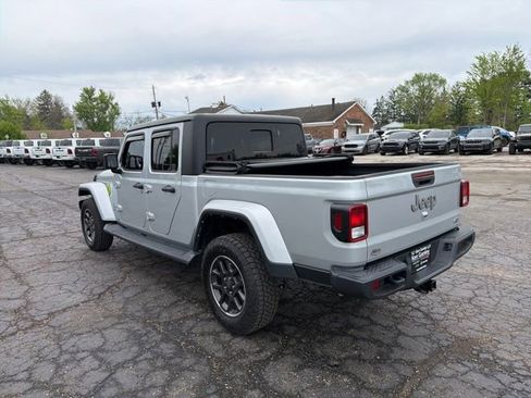Used 2022 Jeep Gladiator Overland w/ Popular Equipment Package AWD/4WD image 5