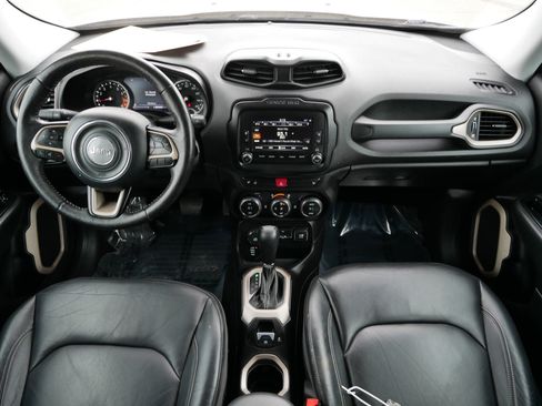 Used 2016 Jeep Renegade Limited image 10