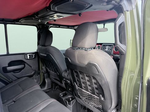 Used 2021 Jeep Gladiator Rubicon w/ Cold Weather Group image 35