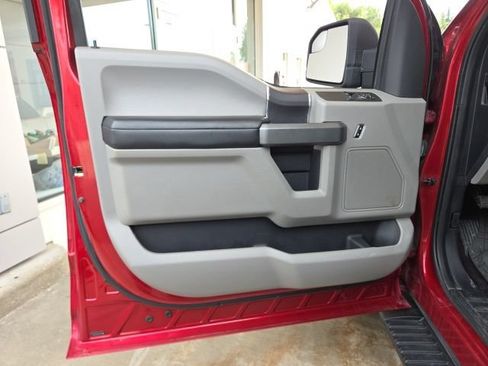Used 2016 Ford F150 XLT AWD/4WD image 21