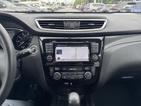 Used 2015 Nissan Rogue SL AWD/4WD image 15