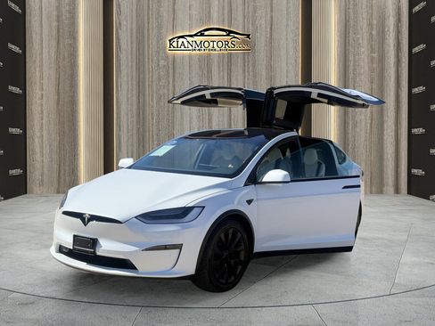 Used 2022 Tesla Model X Plaid image 23