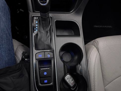 Used 2016 Hyundai Sonata Limited w/ Option Group 05 image 14