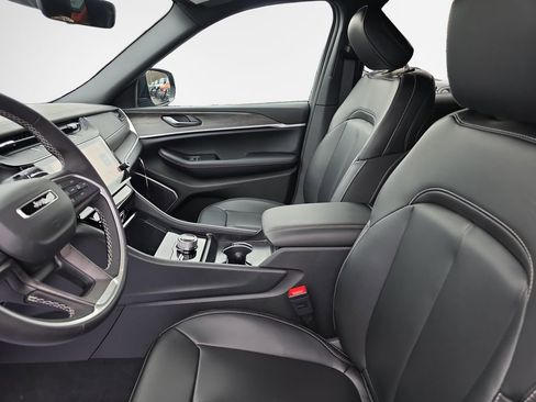 New 2026 Jeep Grand Cherokee L Limited w/ Limited Altitude Package image 12