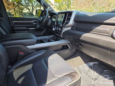 Used 2024 RAM 1500 Laramie image 9